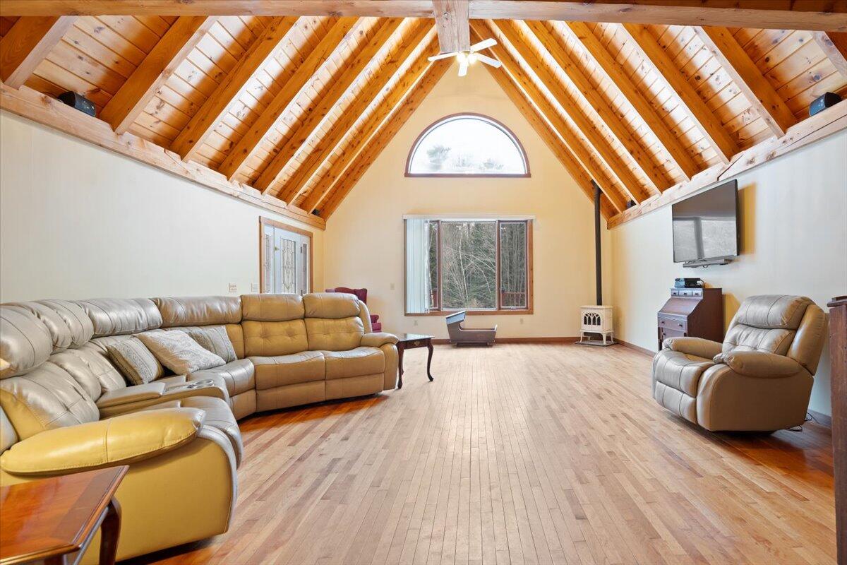 25 Hyde Road Gray ME 04039