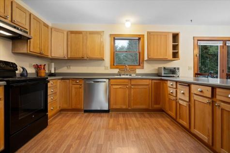 25 Hyde Road Gray ME 04039