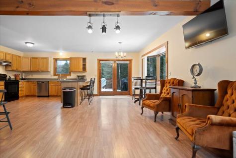 25 Hyde Road Gray ME 04039