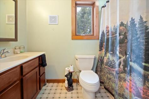 25 Hyde Road Gray ME 04039