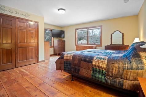 25 Hyde Road Gray ME 04039