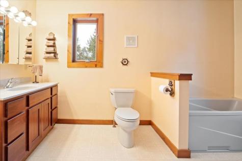 25 Hyde Road Gray ME 04039