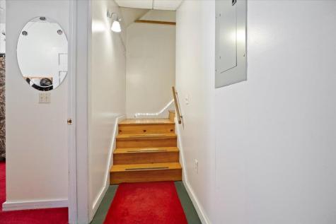 25 Hyde Road Gray ME 04039