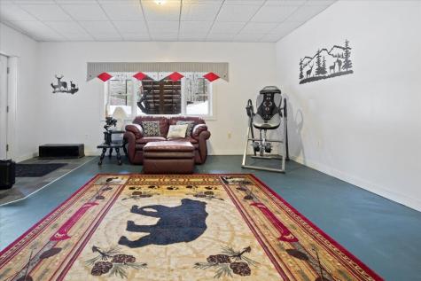 25 Hyde Road Gray ME 04039