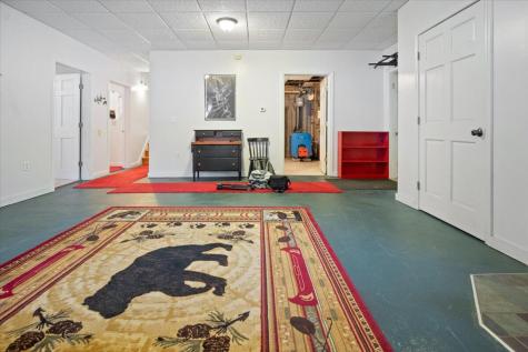 25 Hyde Road Gray ME 04039