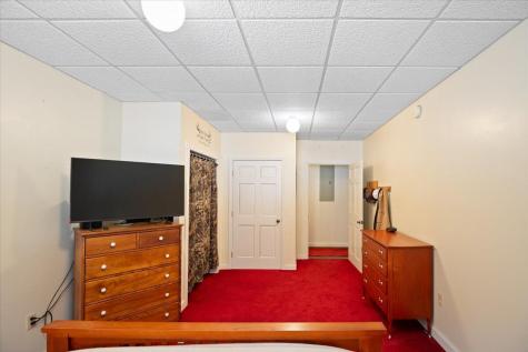 25 Hyde Road Gray ME 04039