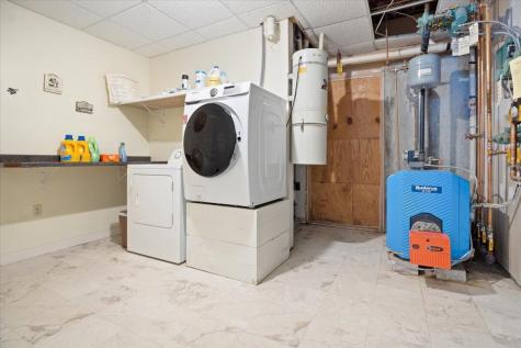 25 Hyde Road Gray ME 04039