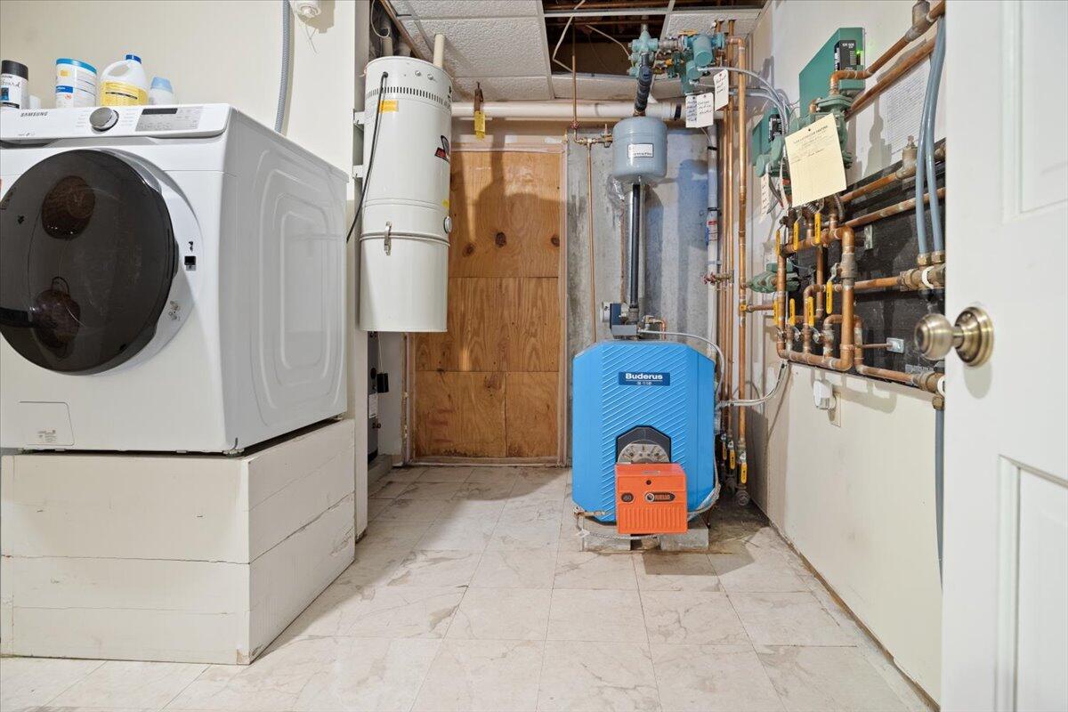 25 Hyde Road Gray ME 04039