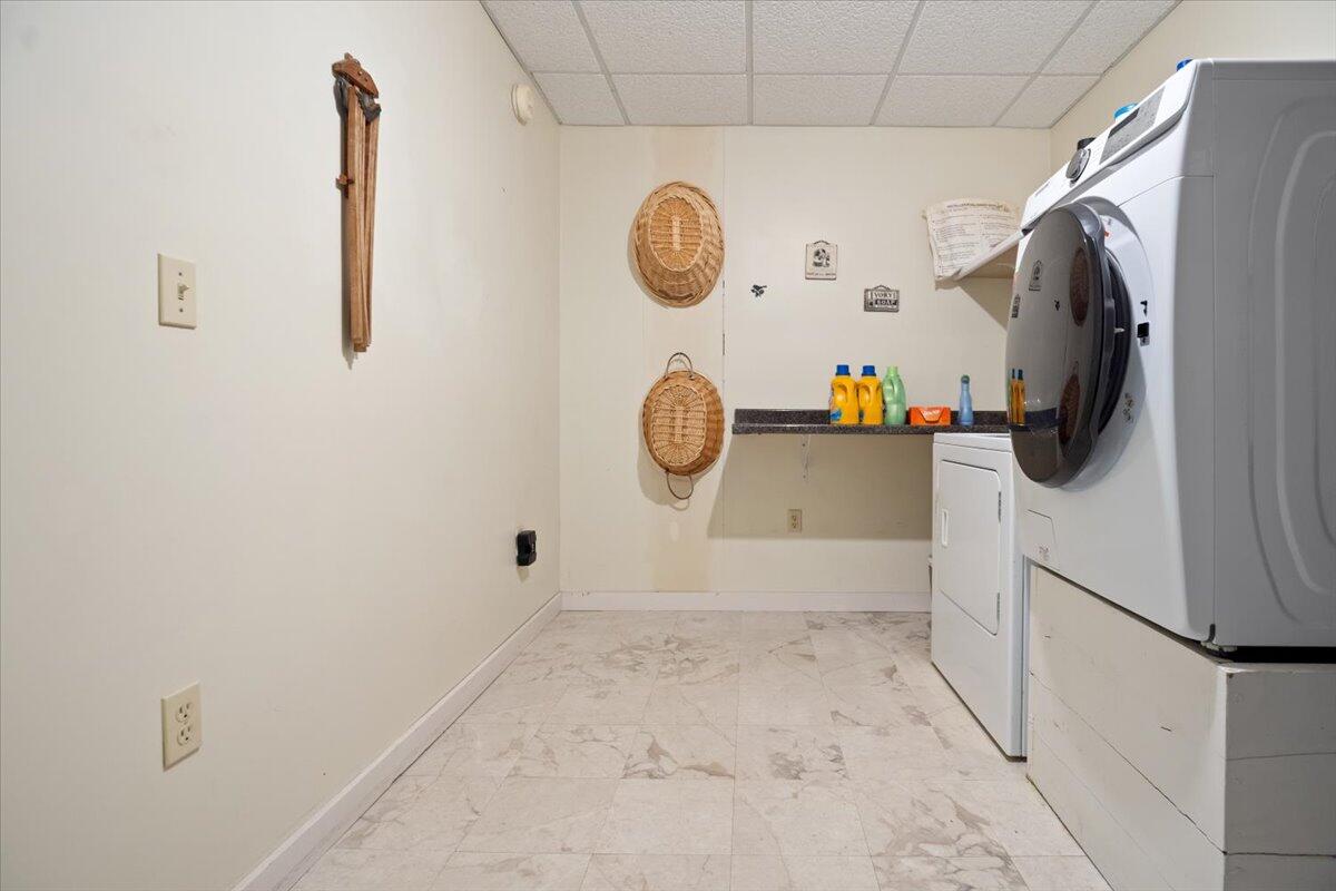 25 Hyde Road Gray ME 04039