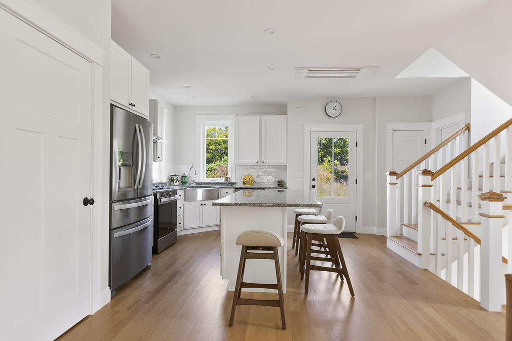 77 O'neil Street South Portland ME 04106