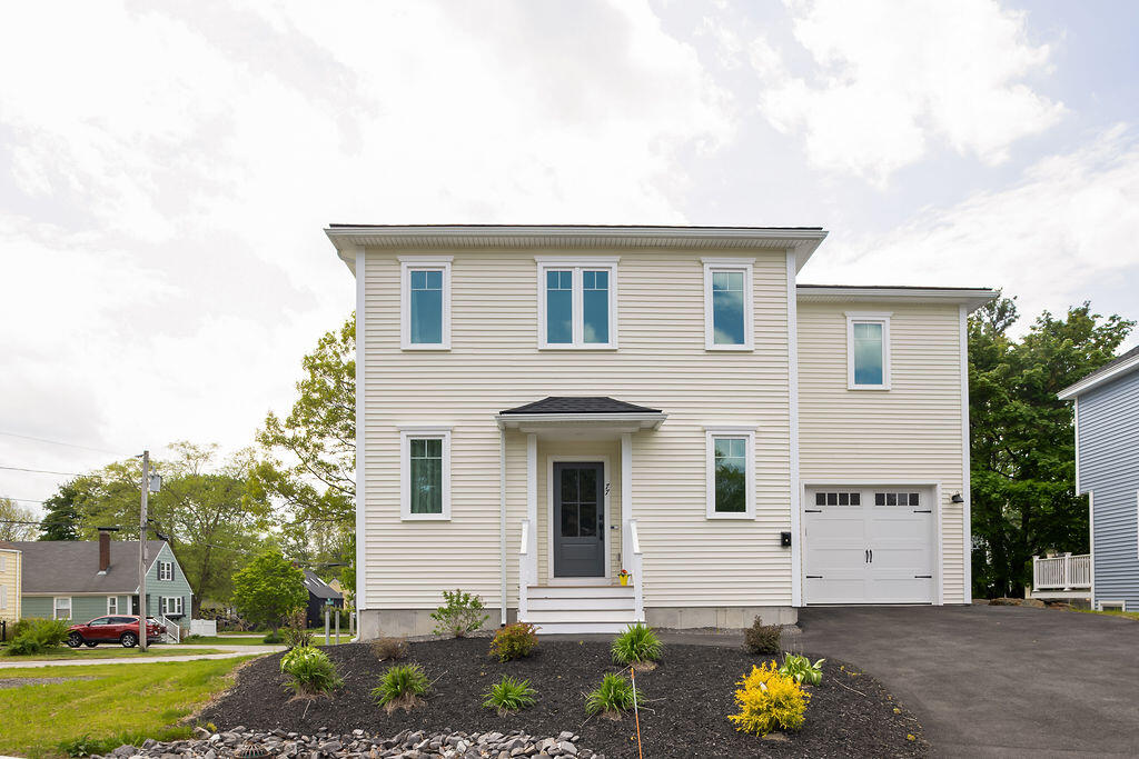 77 O'neil Street South Portland ME 04106