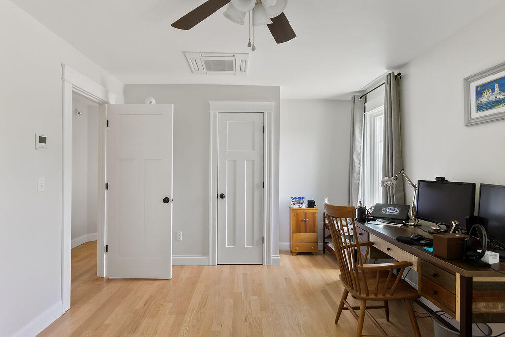 77 O'neil Street South Portland ME 04106