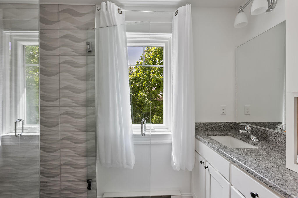 77 O'neil Street South Portland ME 04106