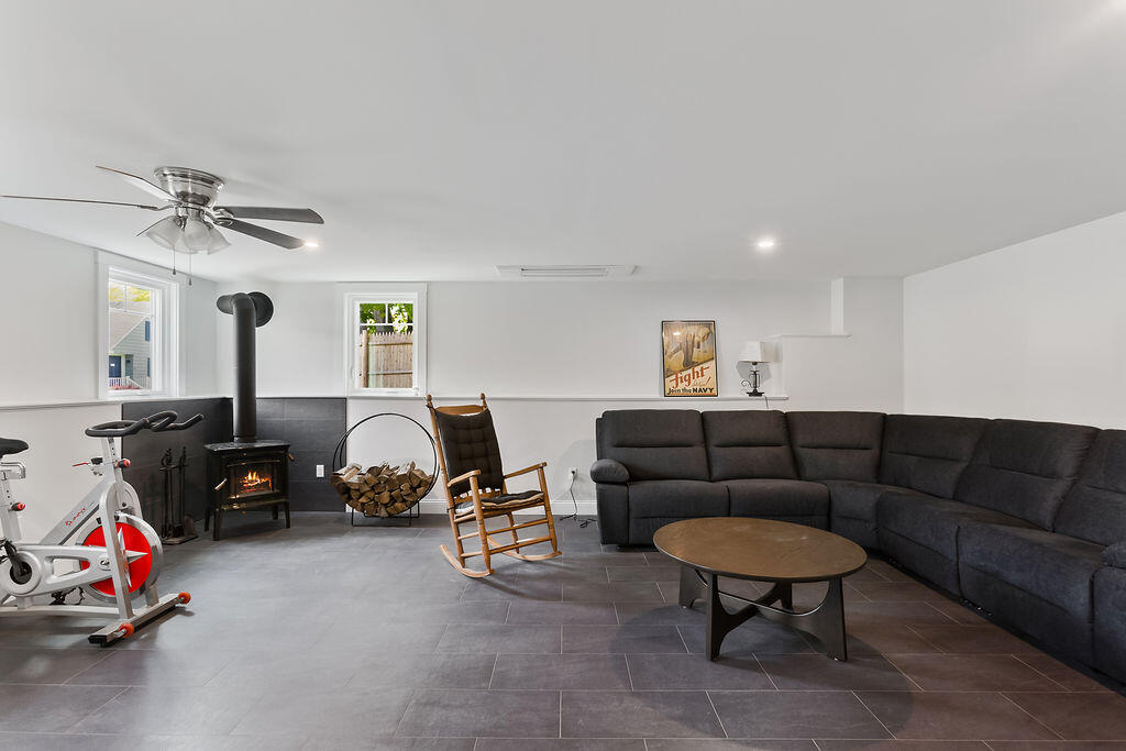 77 O'neil Street South Portland ME 04106