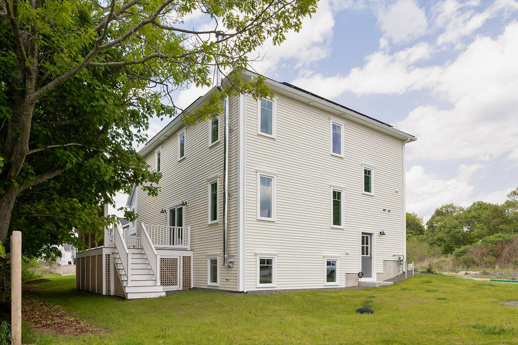 77 O'neil Street South Portland ME 04106