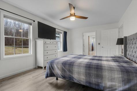 16 Godrics Hollow Sidney ME 04330