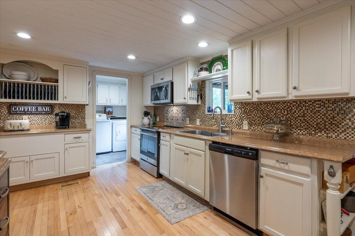 25 Pine View Ridge Road Boothbay ME 04537