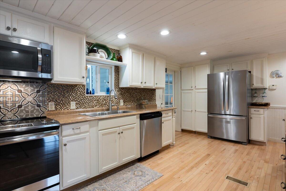 25 Pine View Ridge Road Boothbay ME 04537