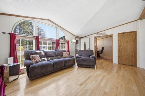 61 Larry Lane Brunswick ME 04011