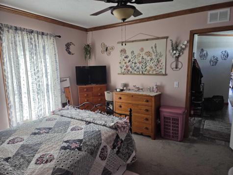 5 Colonial Drive Lisbon ME 04252