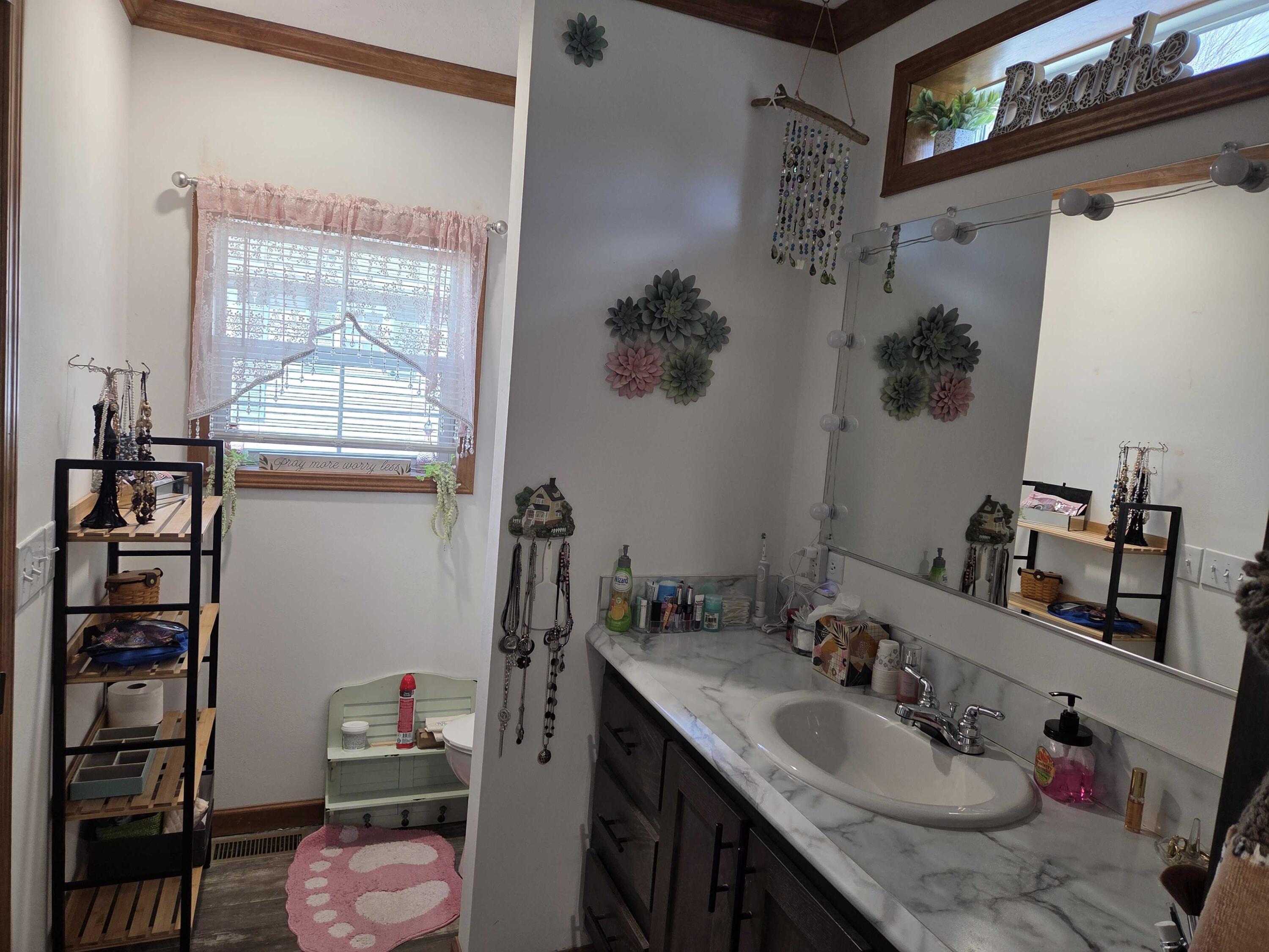 5 Colonial Drive Lisbon ME 04252