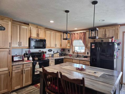 5 Colonial Drive Lisbon ME 04252