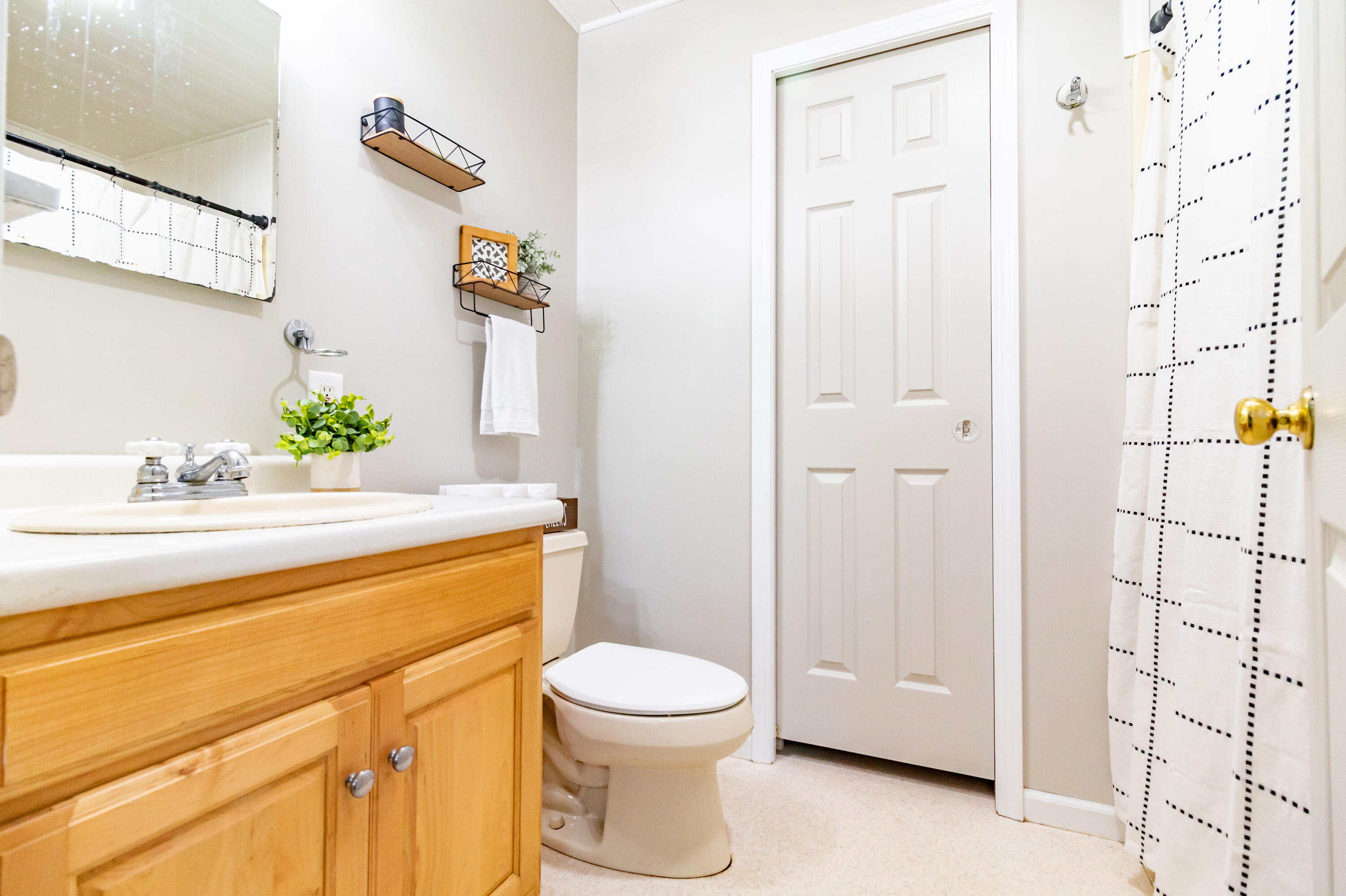 392 Bay Road Brooklin ME 04616