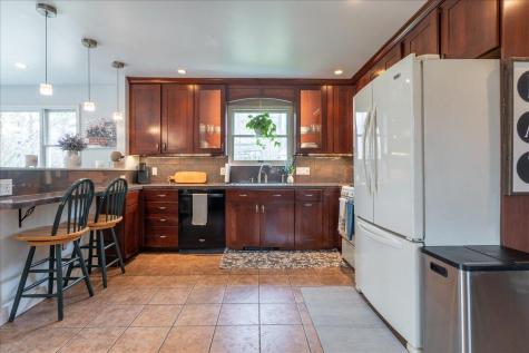 20 Spahr Road Washington ME 04574