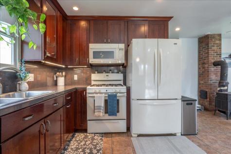 20 Spahr Road Washington ME 04574