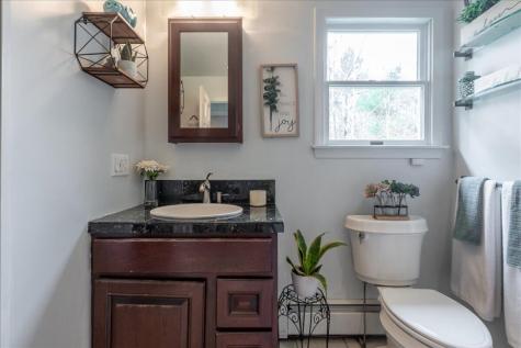 20 Spahr Road Washington ME 04574