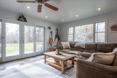 20 Spahr Road Washington ME 04574