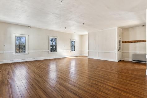 38 Main Street Topsham ME 04086