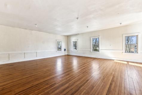 38 Main Street Topsham ME 04086