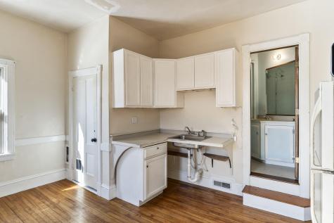 38 Main Street Topsham ME 04086