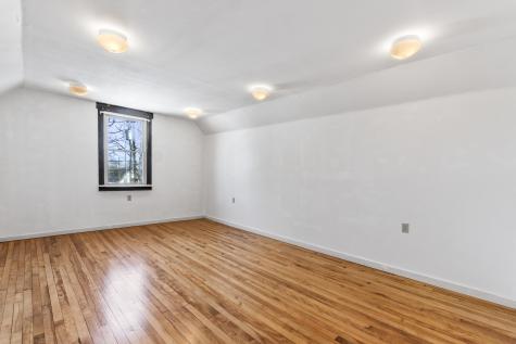 38 Main Street Topsham ME 04086