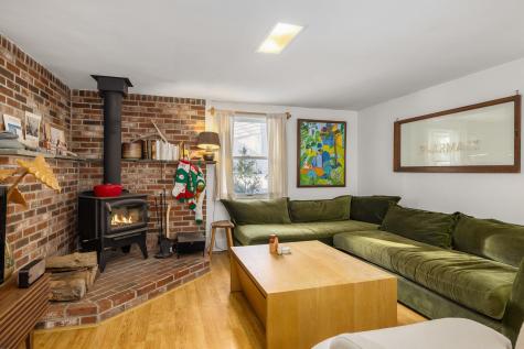 42 Tilton Avenue Kittery ME 03904