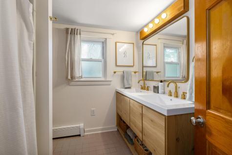 42 Tilton Avenue Kittery ME 03904