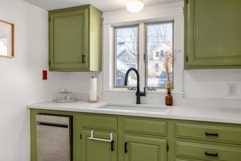 42 Tilton Avenue Kittery ME 03904