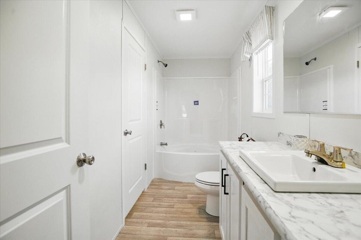 32 Rosie Lane Pittston ME 04345