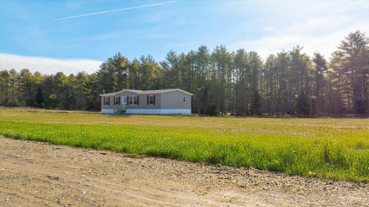 32 Rosie Lane Pittston ME 04345