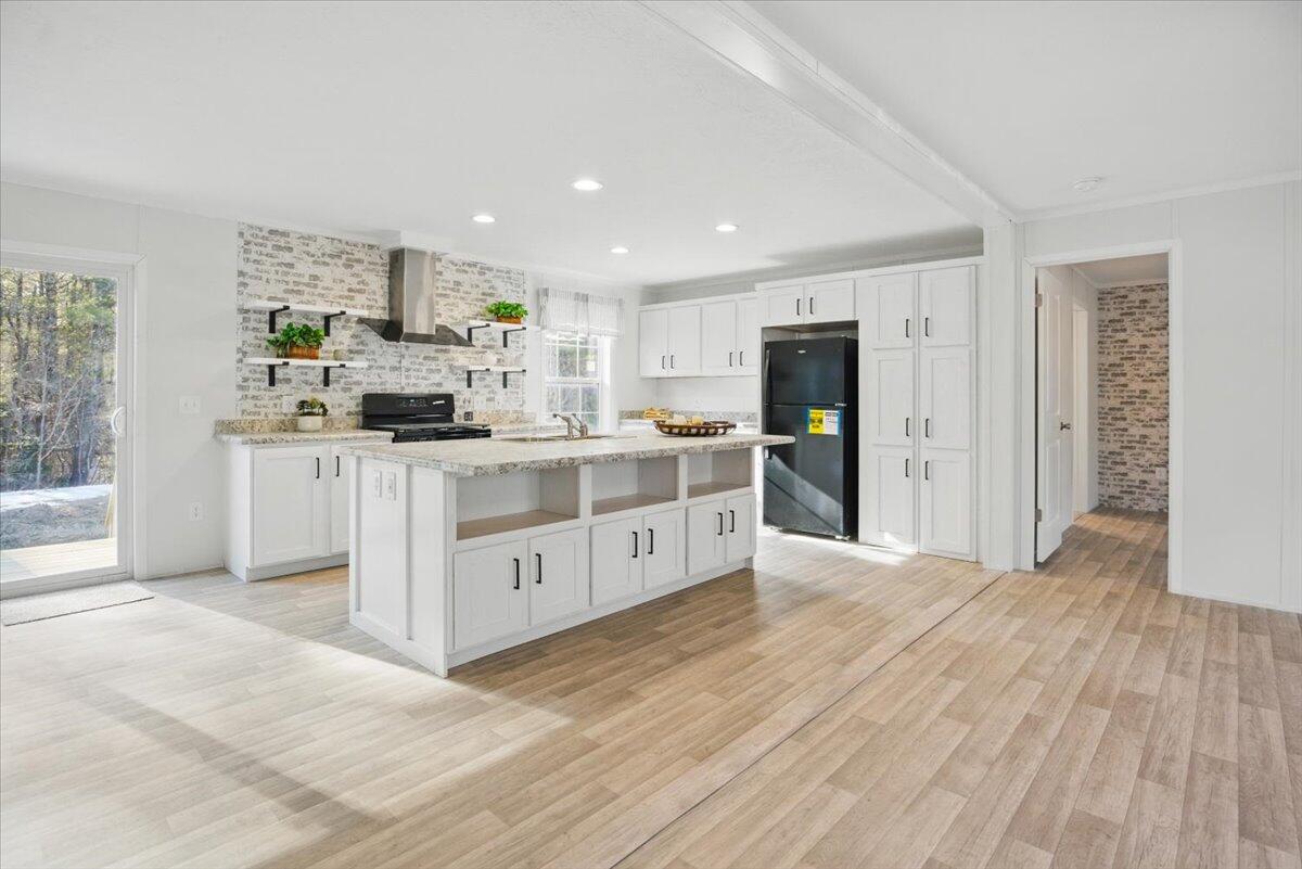 32 Rosie Lane Pittston ME 04345