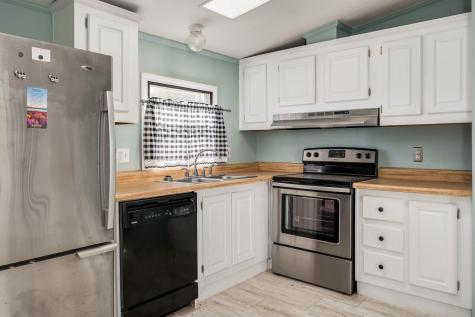 39 Pine Hill Park Berwick ME 03901