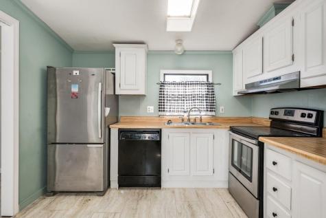 39 Pine Hill Park Berwick ME 03901