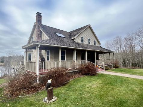 104 Raccoon Road Cushing ME 04563