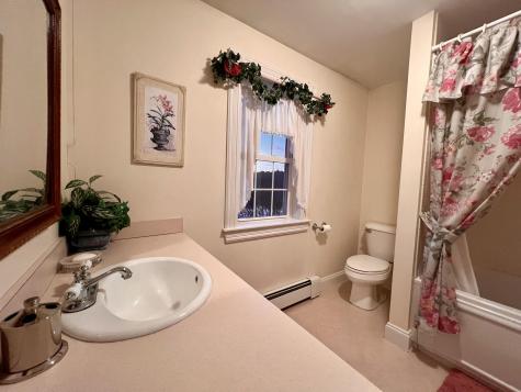 104 Raccoon Road Cushing ME 04563