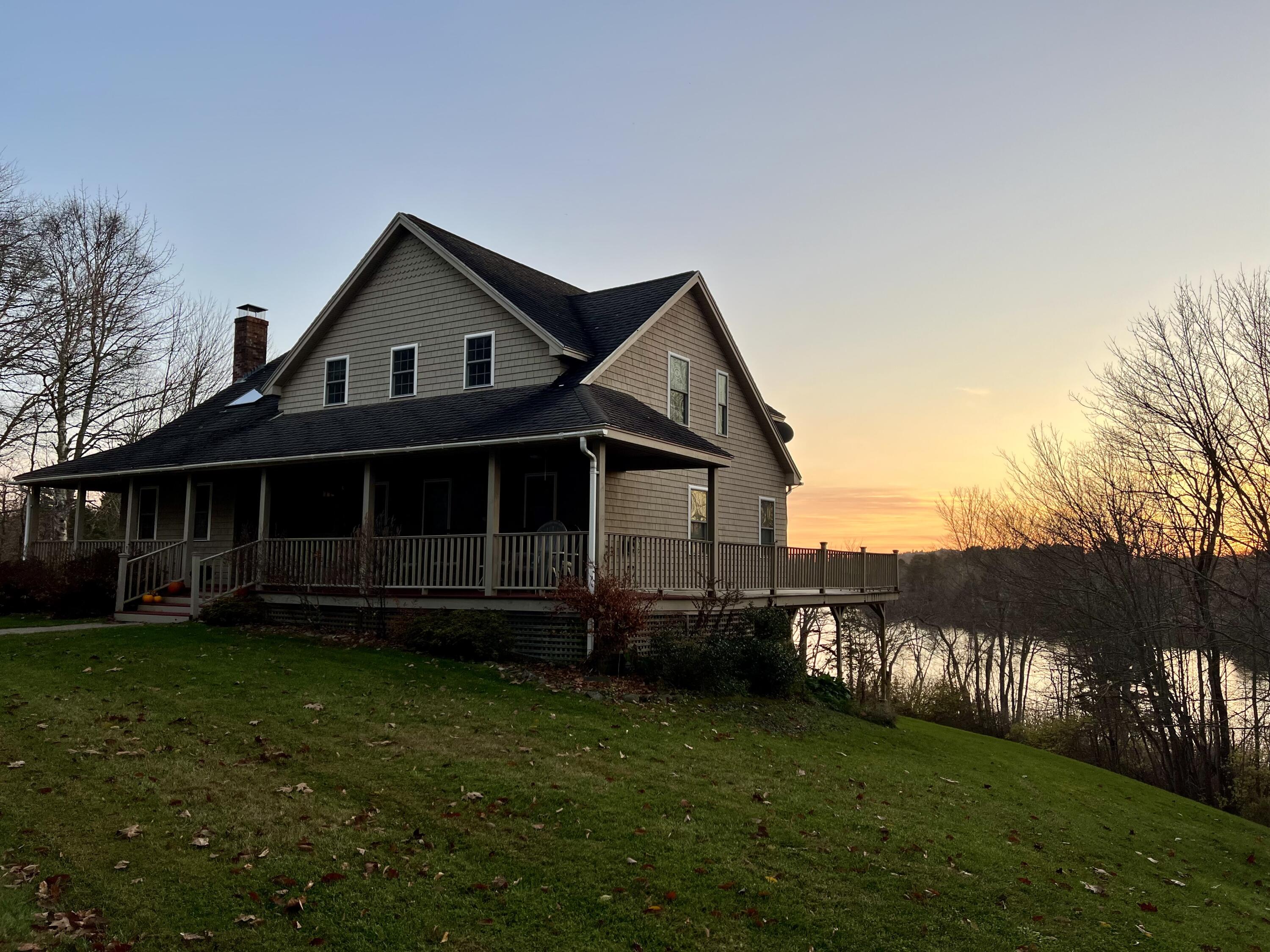 104 Raccoon Road Cushing ME 04563