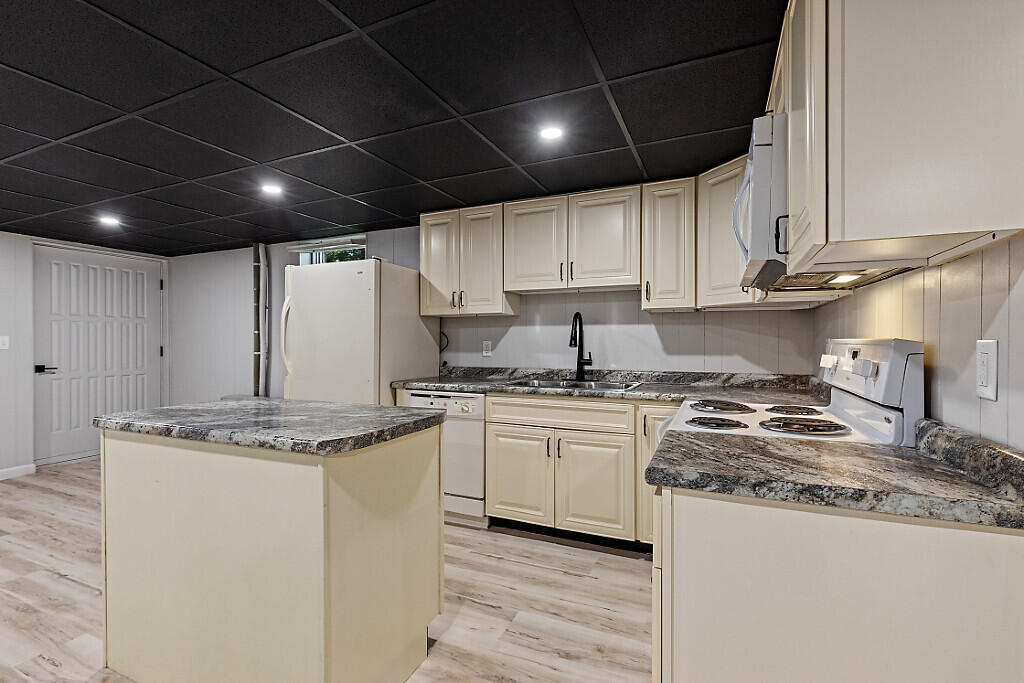 7 Philip Avenue Augusta ME 04330