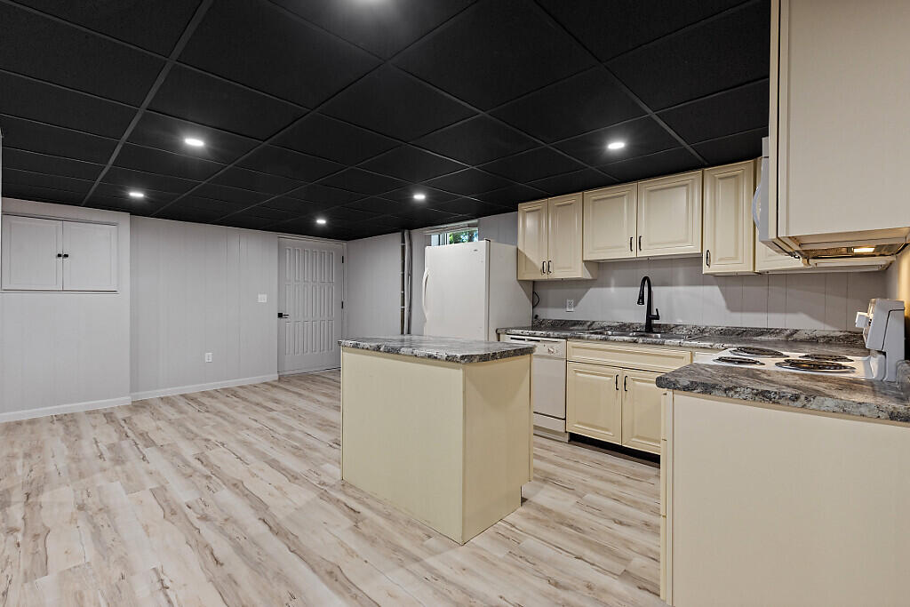 7 Philip Avenue Augusta ME 04330