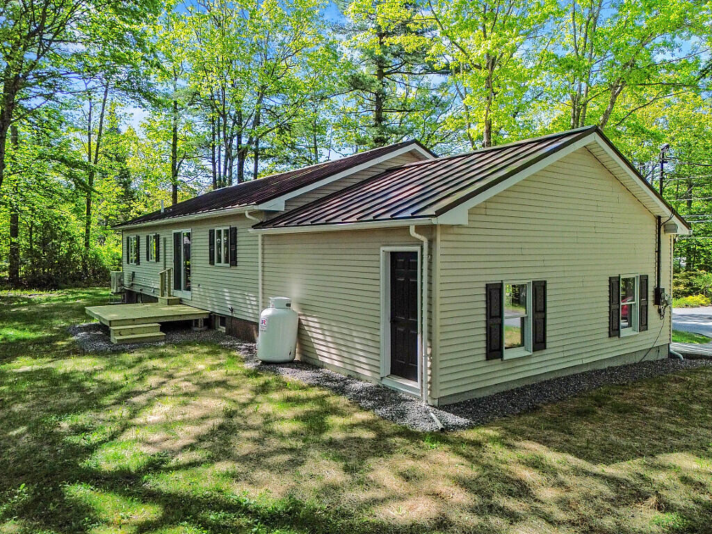 7 Philip Avenue Augusta ME 04330