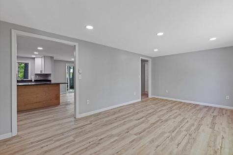 7 Philip Avenue Augusta ME 04330